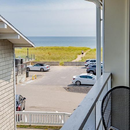 Waves Oceanfront Resort Old Orchard Beach Exterior photo