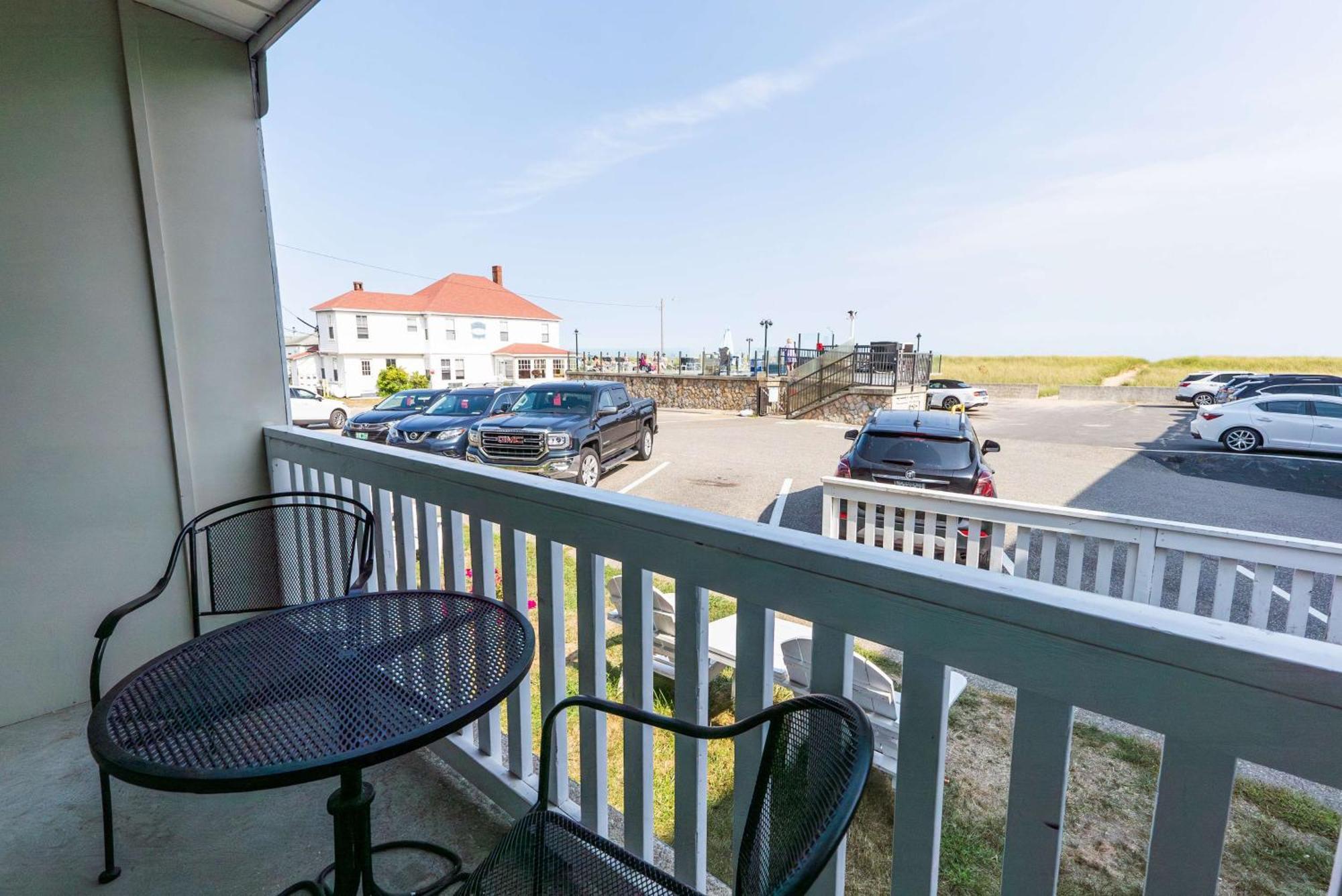Waves Oceanfront Resort Old Orchard Beach Exterior photo