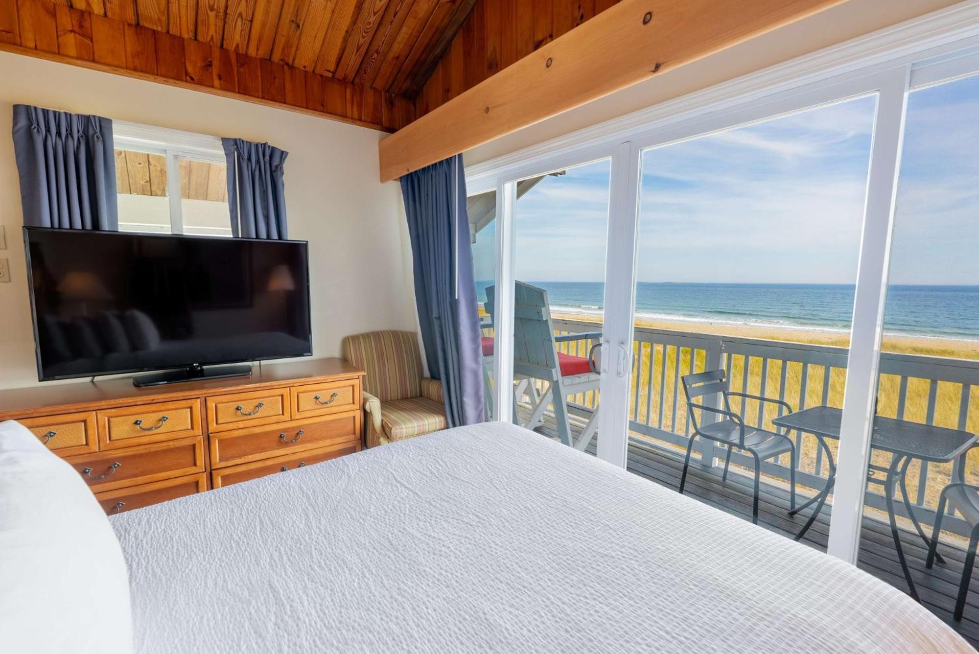 Waves Oceanfront Resort Old Orchard Beach Exterior photo