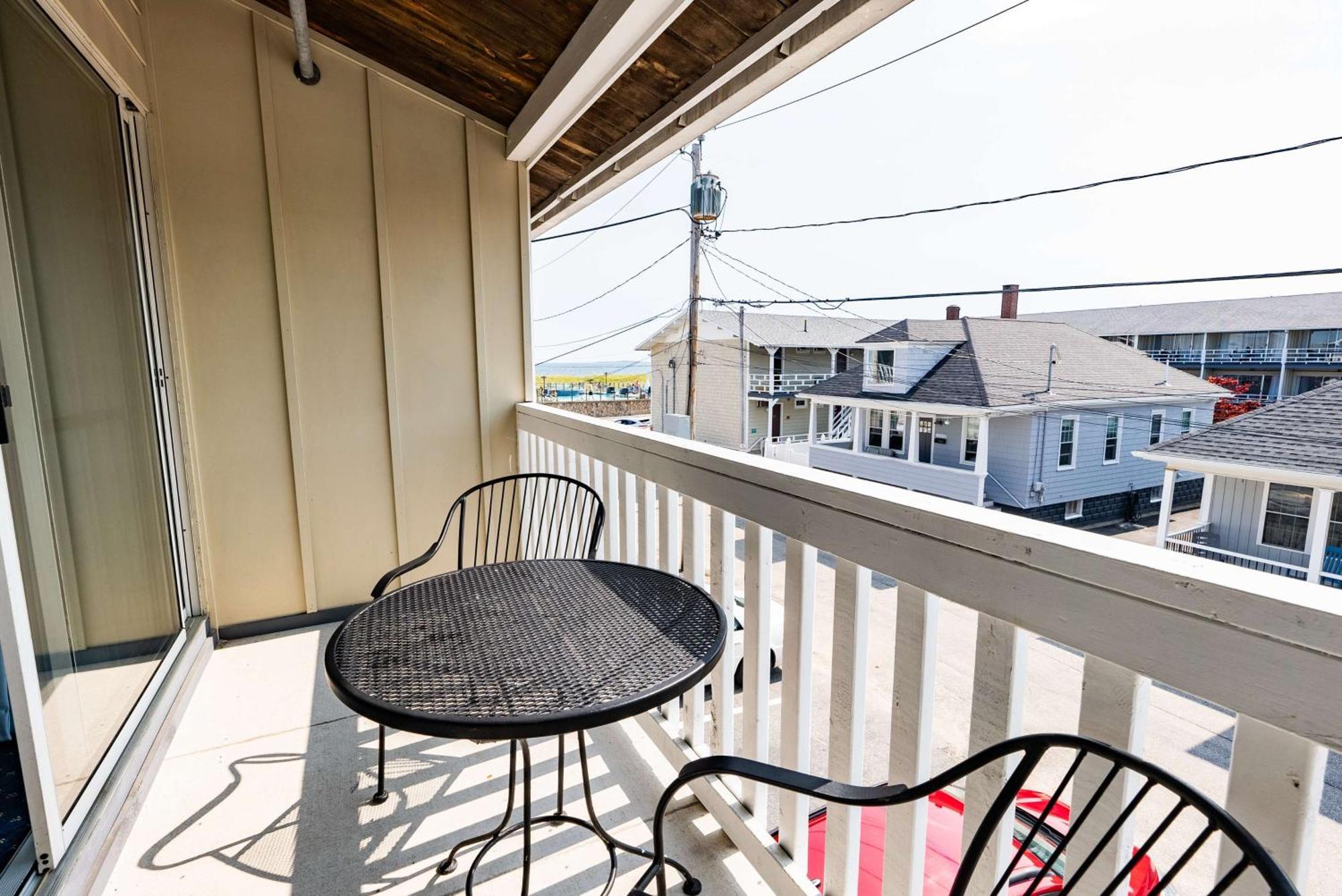 Waves Oceanfront Resort Old Orchard Beach Exterior photo