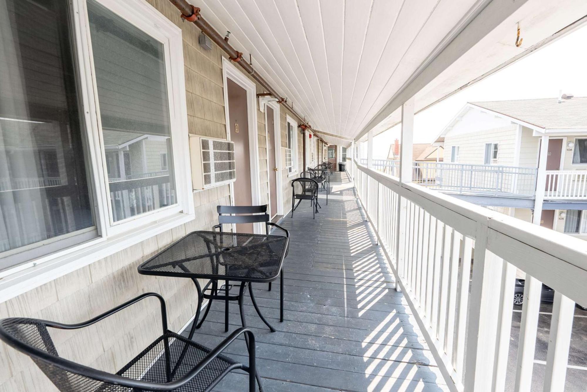 Waves Oceanfront Resort Old Orchard Beach Exterior photo