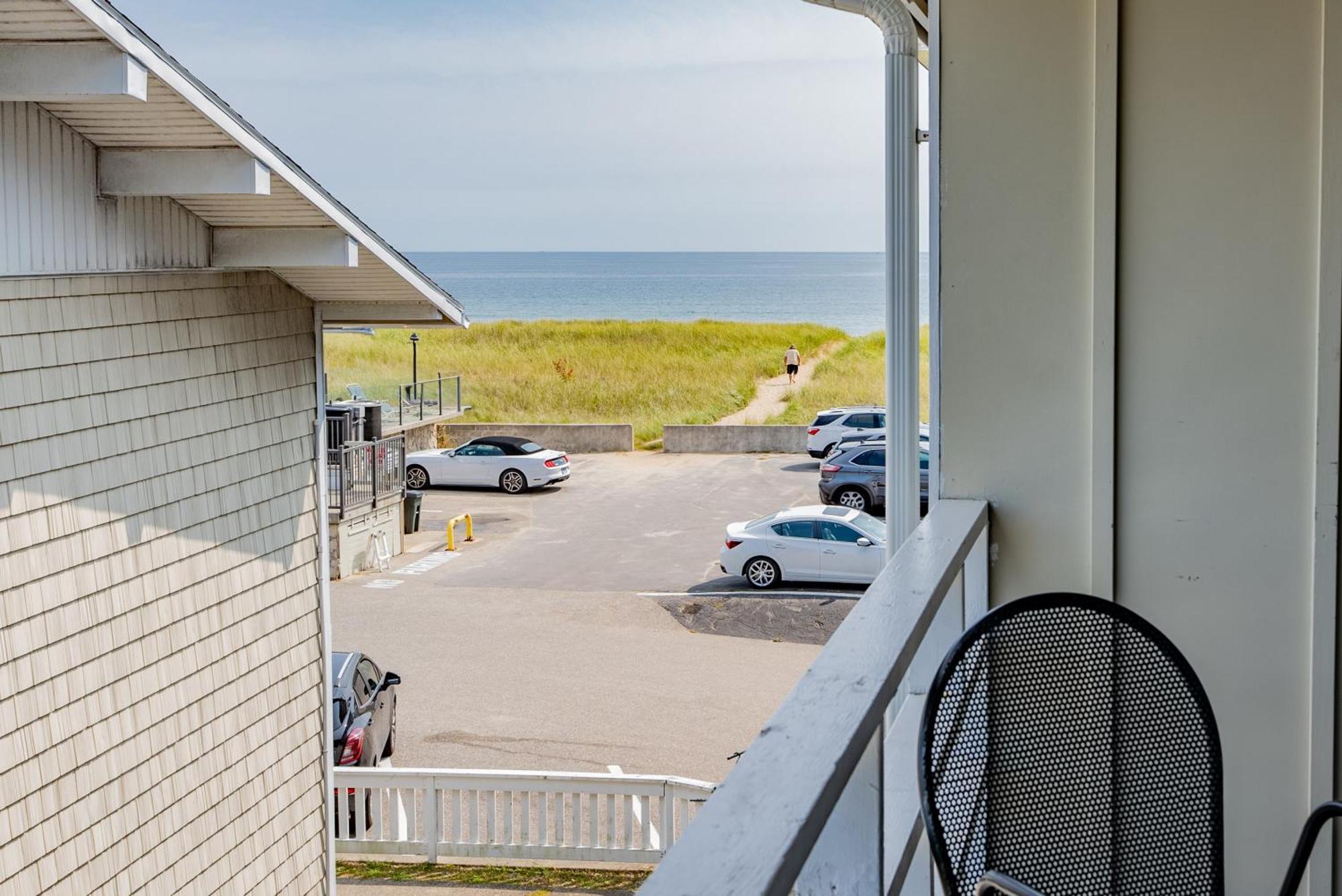 Waves Oceanfront Resort Old Orchard Beach Exterior photo