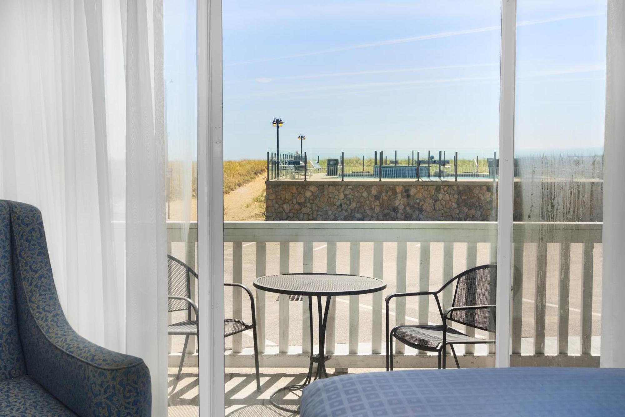 Waves Oceanfront Resort Old Orchard Beach Exterior photo
